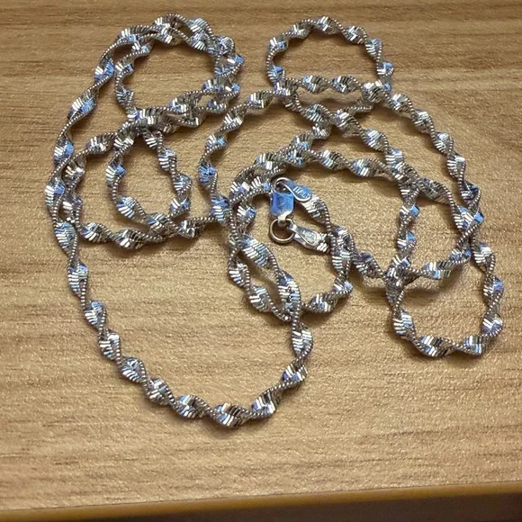 LONG 925 sterling silver twisty Necklace from Italy - 29 inches! - Picture 3 of 9
